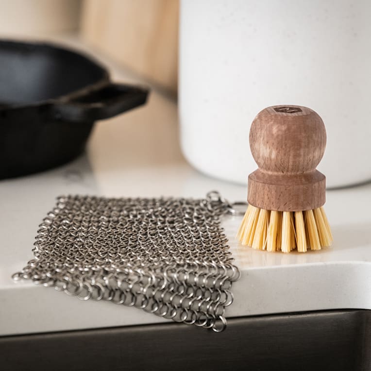 Cast Iron Cleaning Kit with Chainmail Scrubber & Pan Scraper
